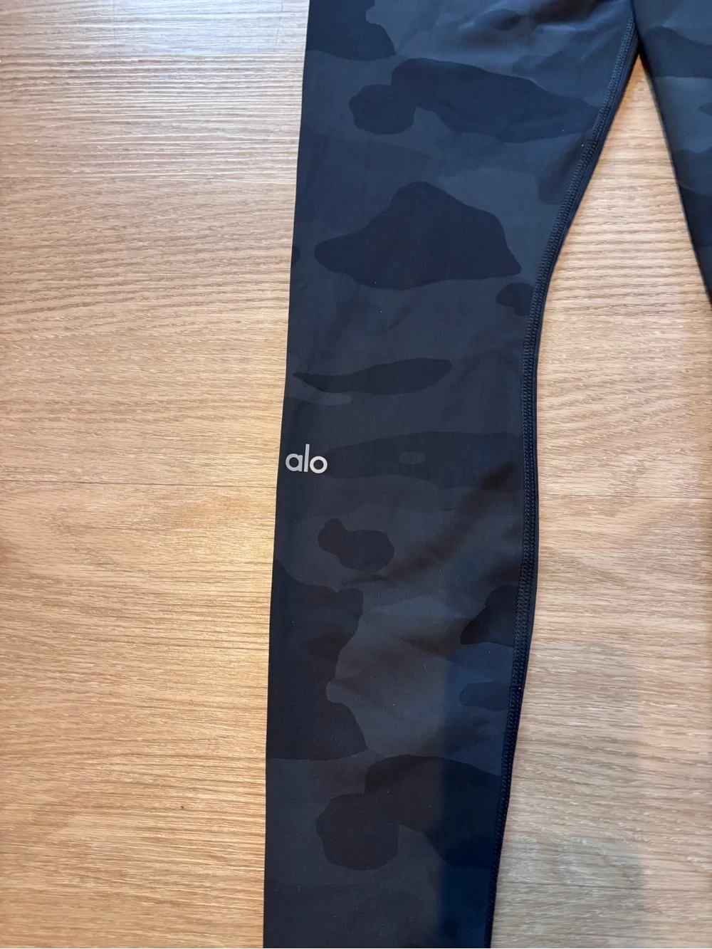 Alo Yoga Women’s S High-Waist Camo Vapor Legging Black Gray Yoga